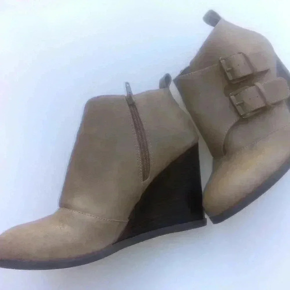 Restricted Winkie Womens Taupe Boots Sz 8.5 - Picture 5 of 9